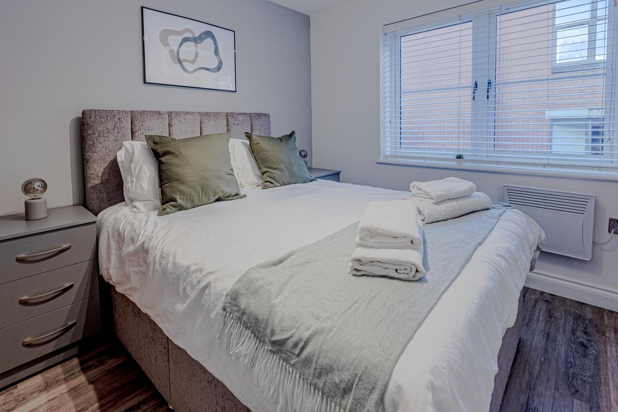 Stunning Three Bedroom Townhouse In The Jewellery Quarter, Centre Sleeps 5- Free Parking Apartment
