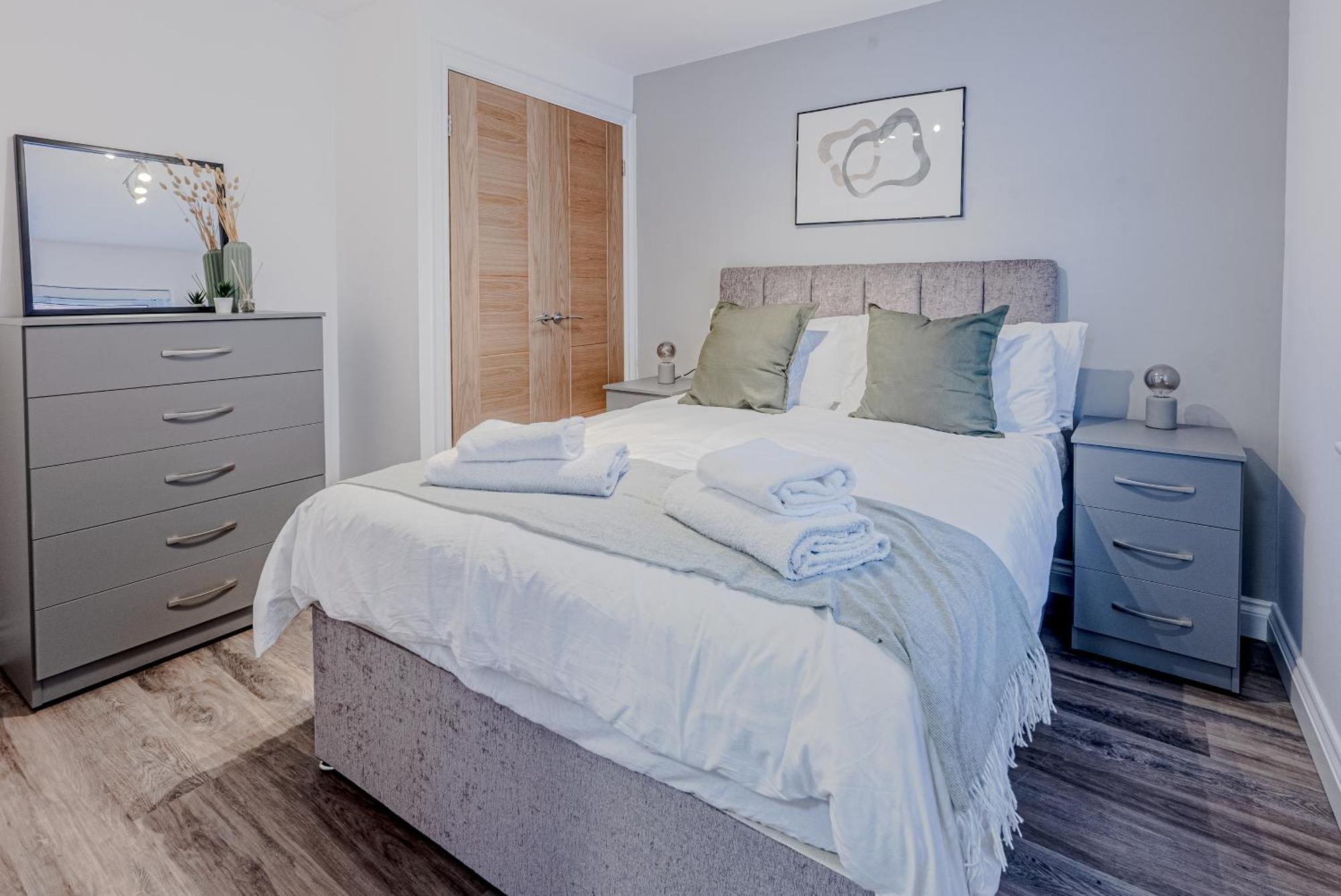 Apartment Stunning Three Bedroom Townhouse In The Jewellery Quarter, Centre Sleeps 5- Free Parking *