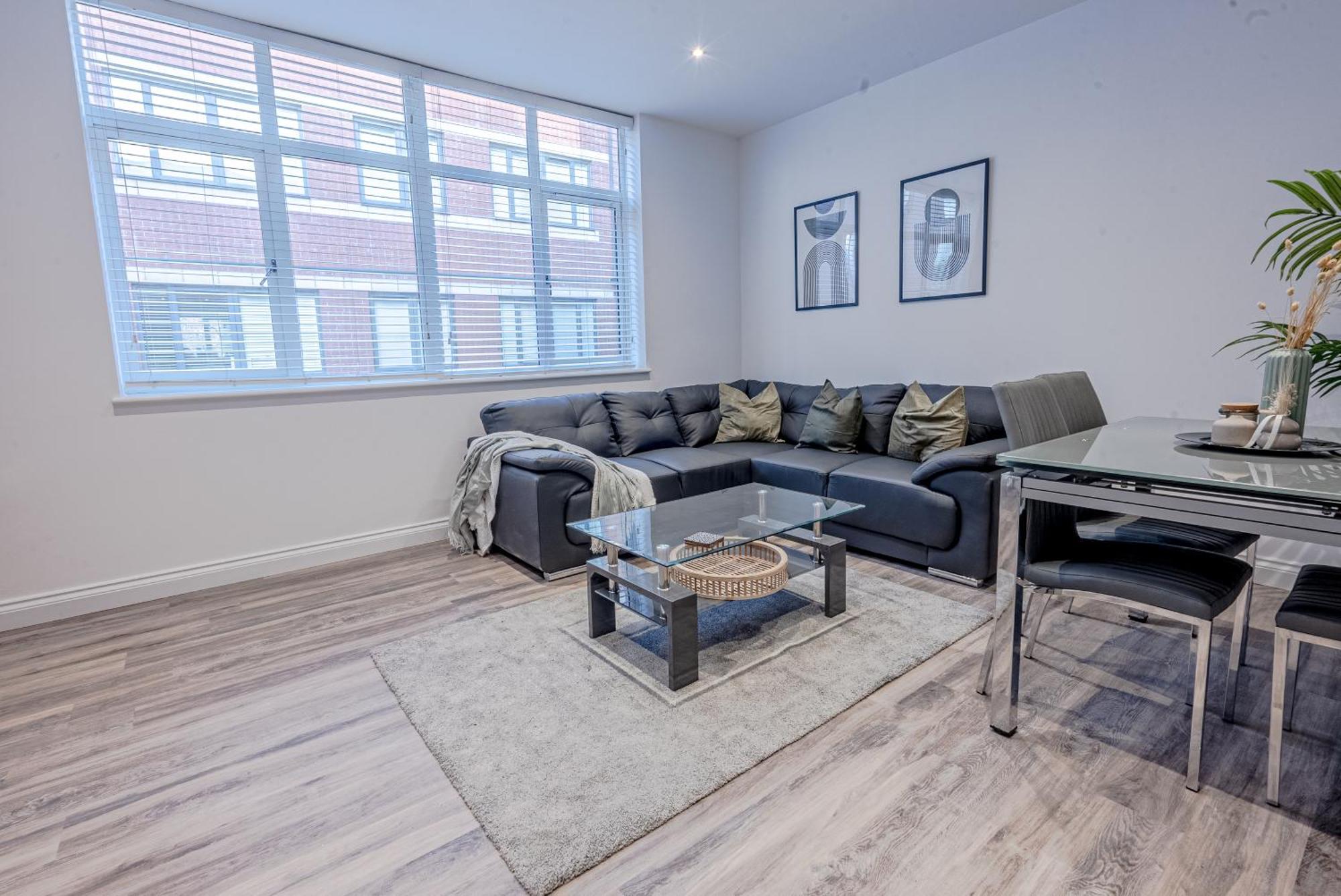 Stunning Three Bedroom Townhouse In The Jewellery Quarter, Centre Sleeps 5- Free Parking *