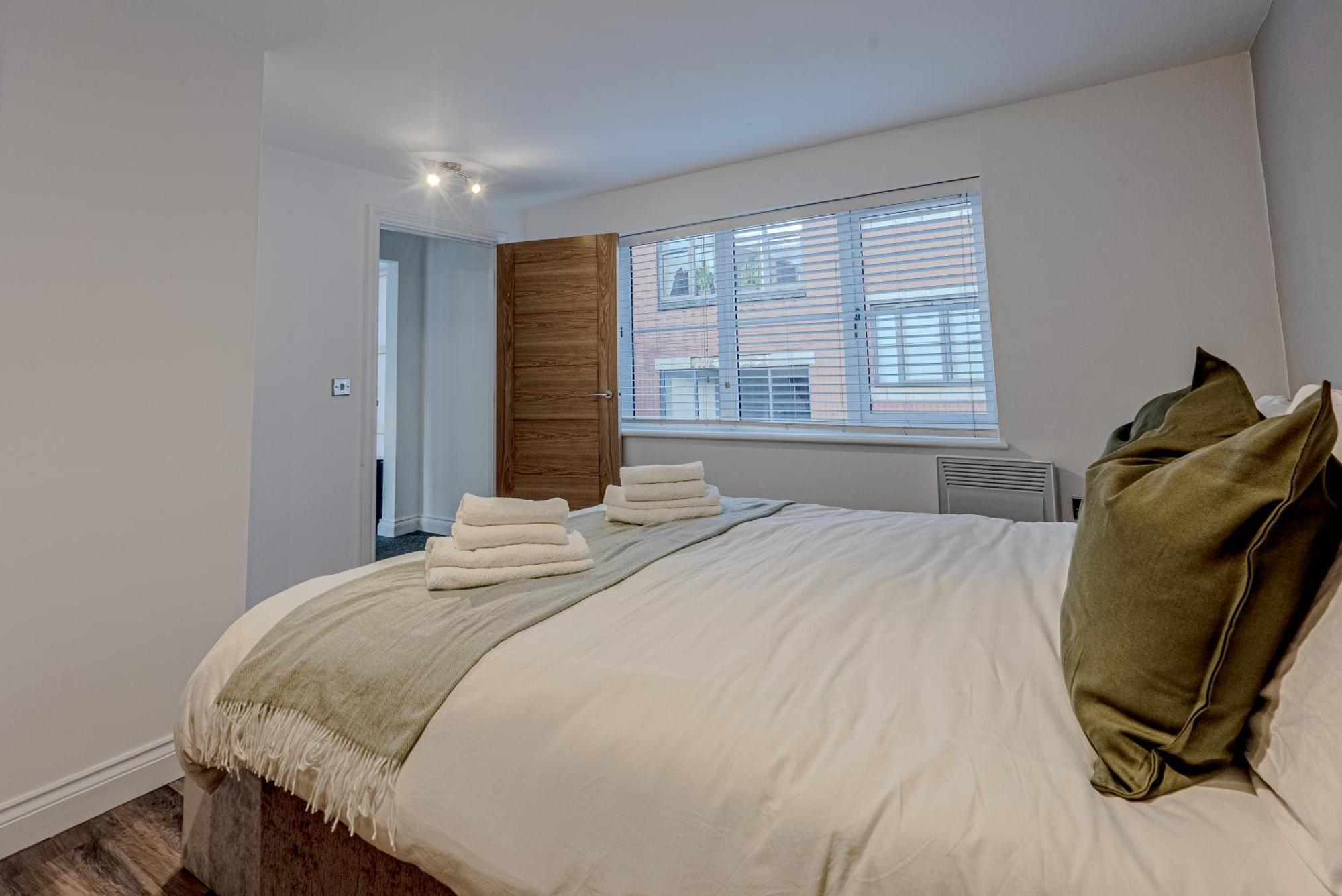 Stunning Three Bedroom Townhouse In The Jewellery Quarter, Centre Sleeps 5- Free Parking *
