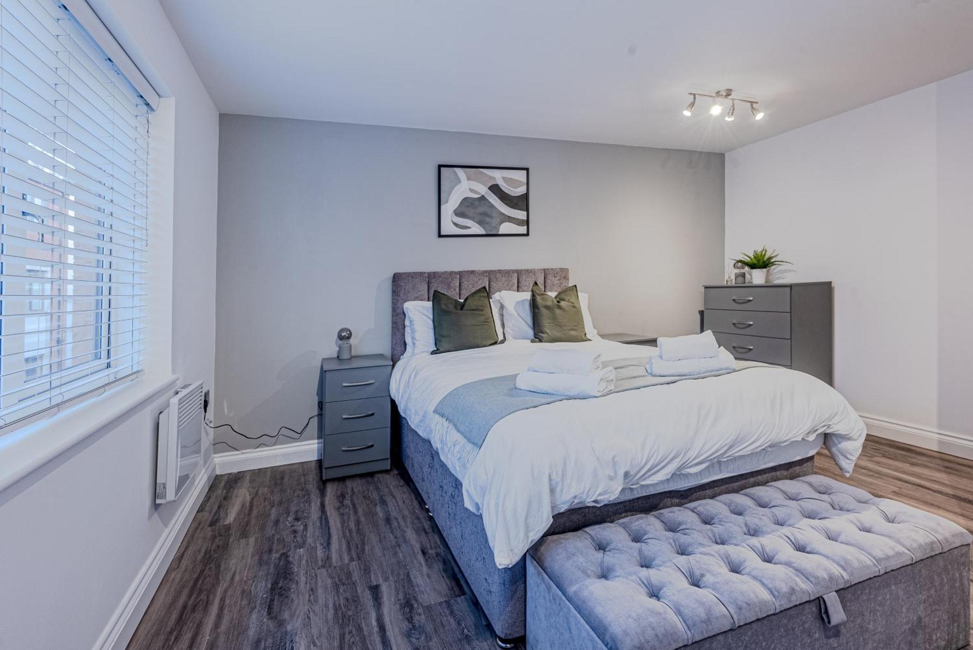 Stunning Three Bedroom Townhouse In The Jewellery Quarter, Centre Sleeps 5- Free Parking * Birmingham