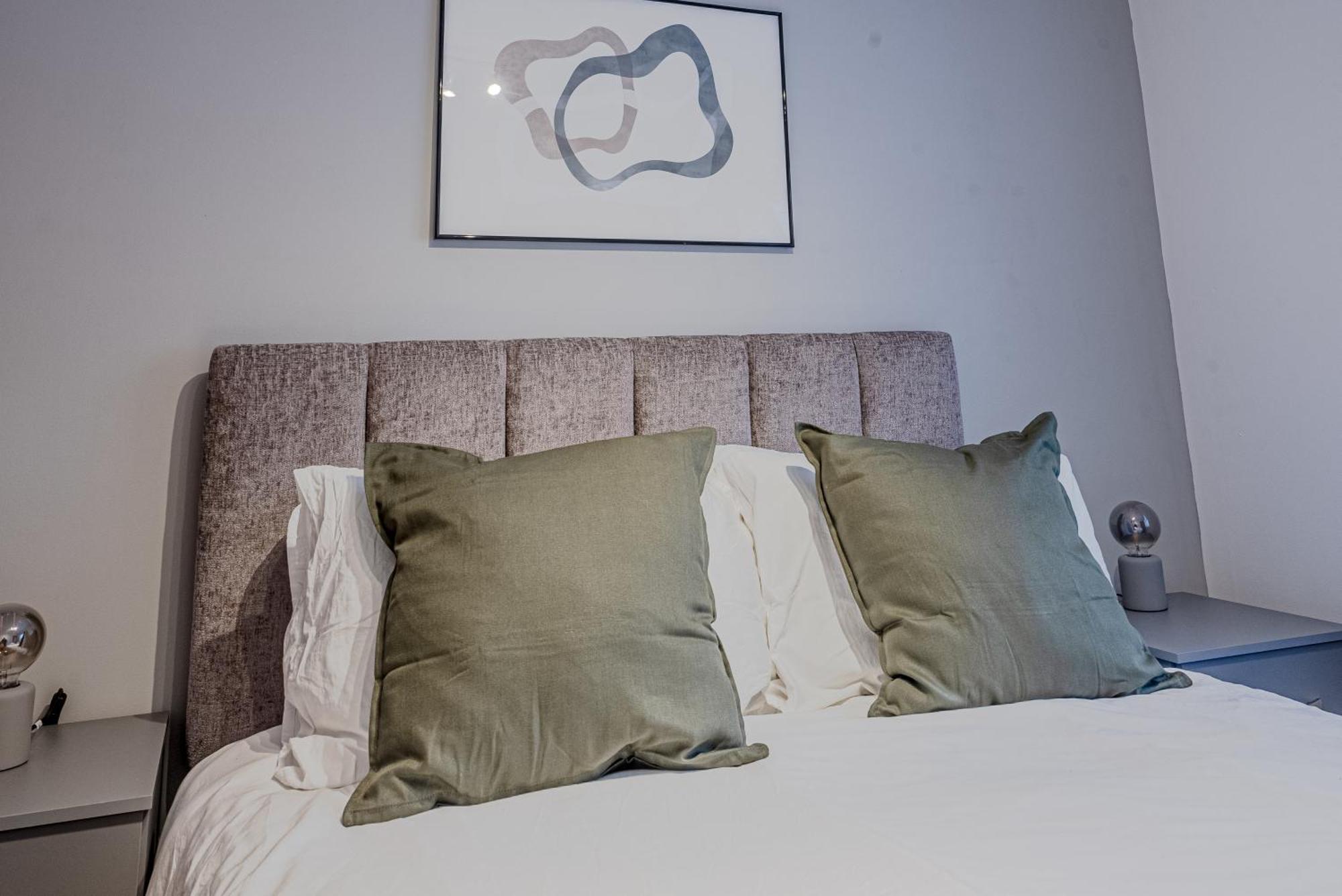 Apartment Stunning Three Bedroom Townhouse In The Jewellery Quarter, Centre Sleeps 5- Free Parking
