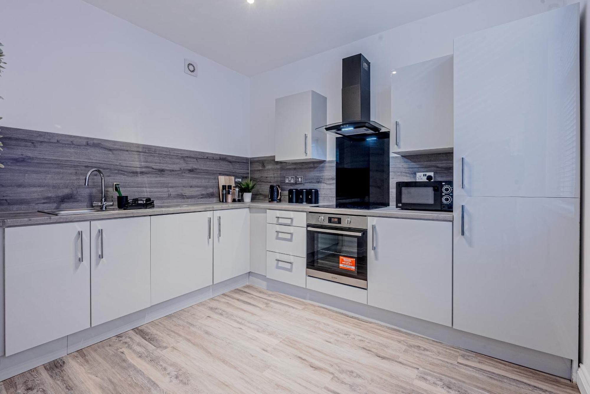 Stunning Three Bedroom Townhouse In The Jewellery Quarter, Centre Sleeps 5- Free Parking *