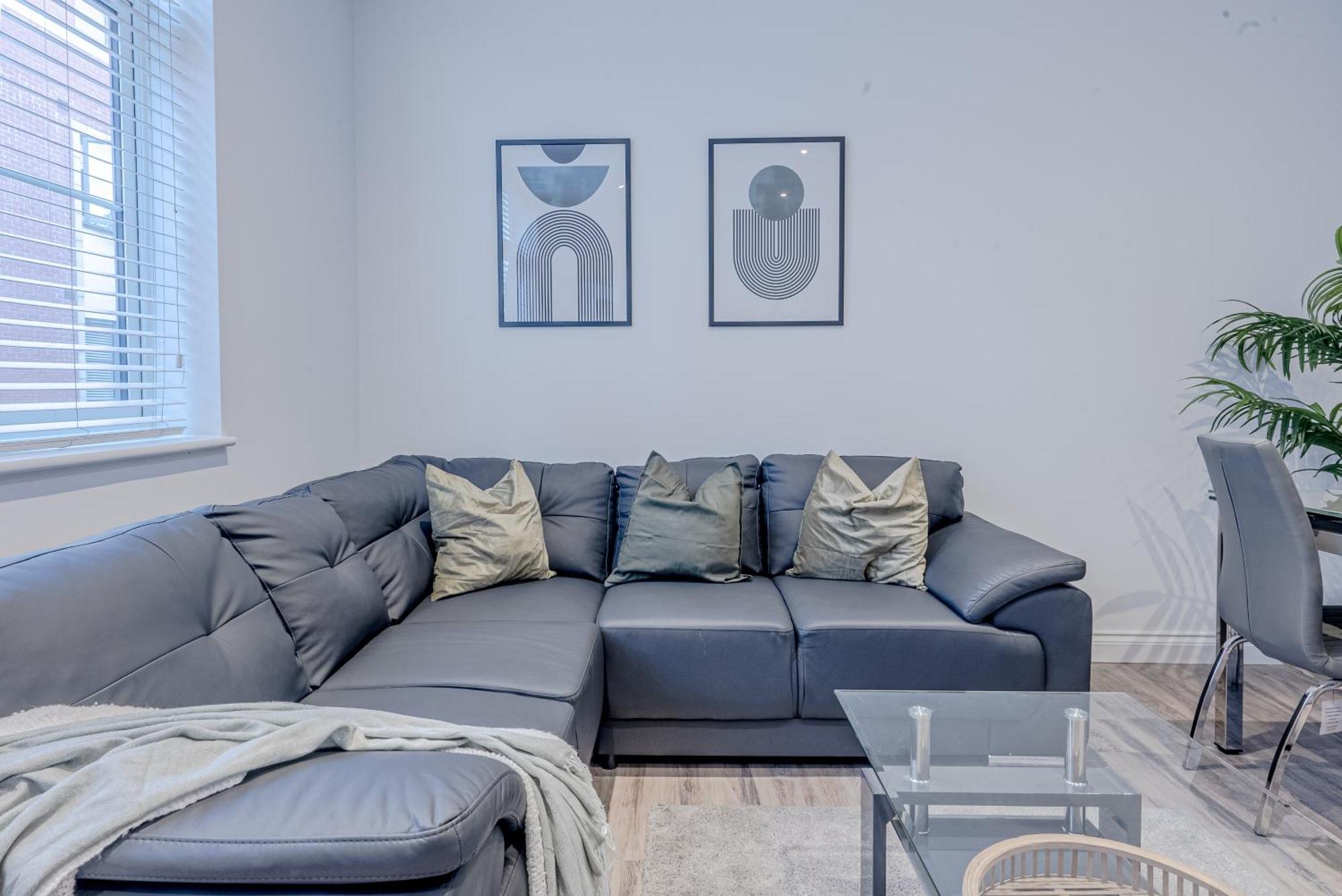 Apartment Stunning Three Bedroom Townhouse In The Jewellery Quarter, Centre Sleeps 5- Free Parking *