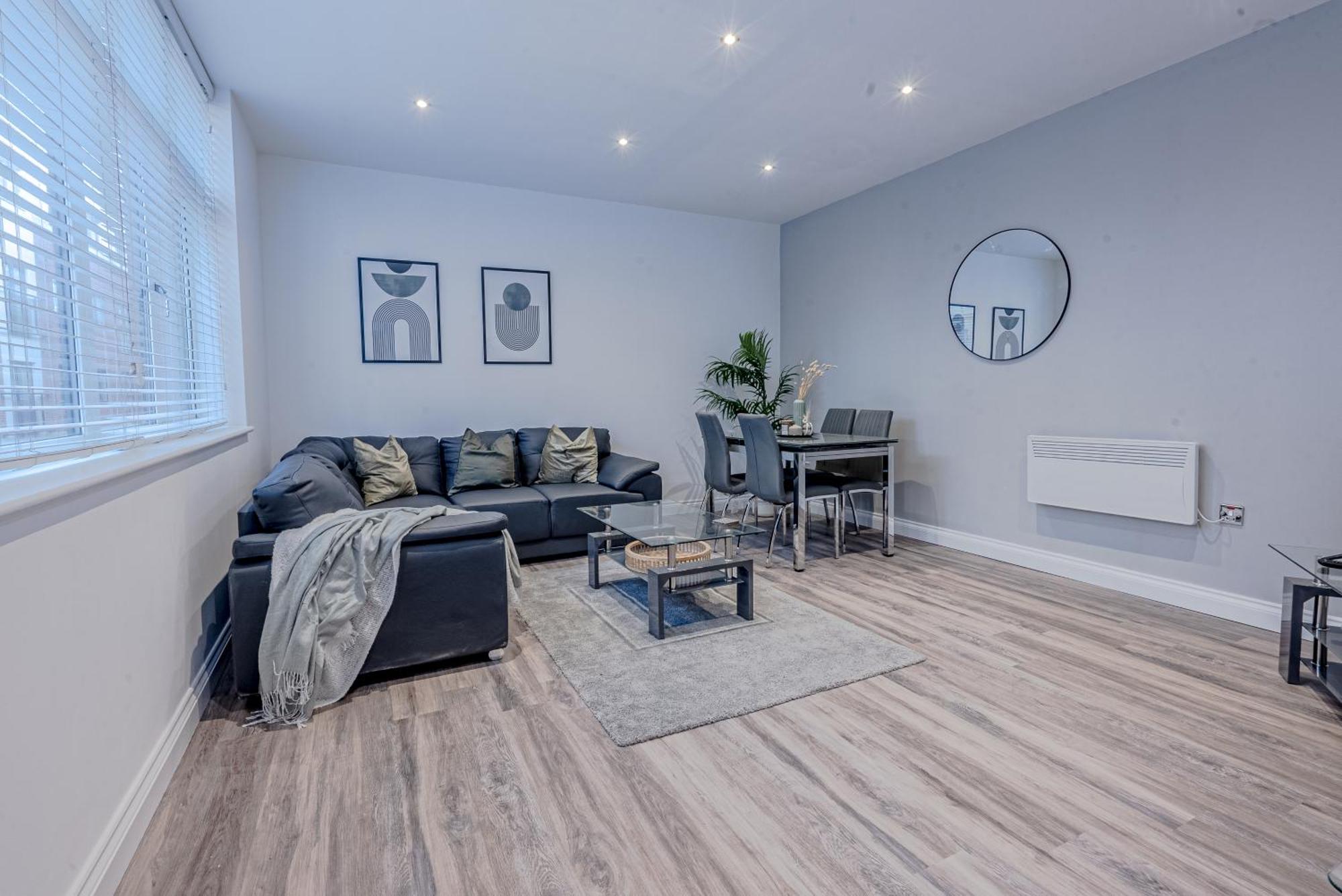 Stunning Three Bedroom Townhouse In The Jewellery Quarter, Centre Sleeps 5- Free Parking Apartment Birmingham